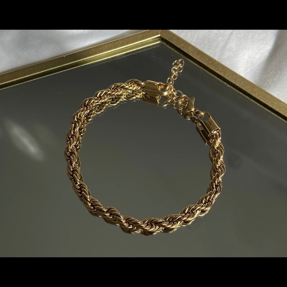 Neck on the Line Gold Rope Anklet - Picture 10 of 11